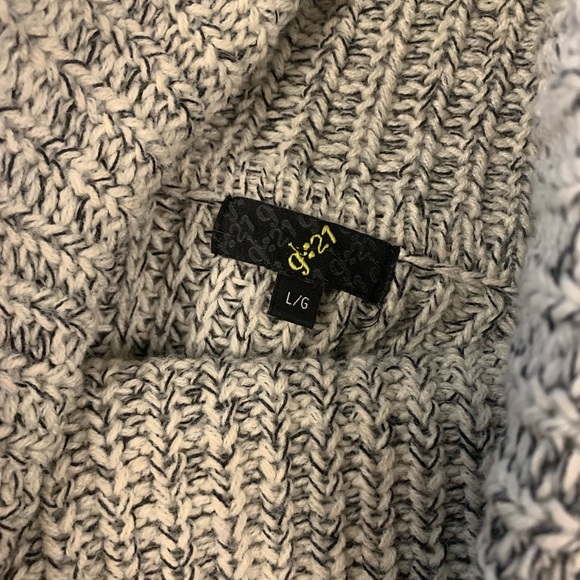 G21 knit turtleneck - Picture 3 of 3